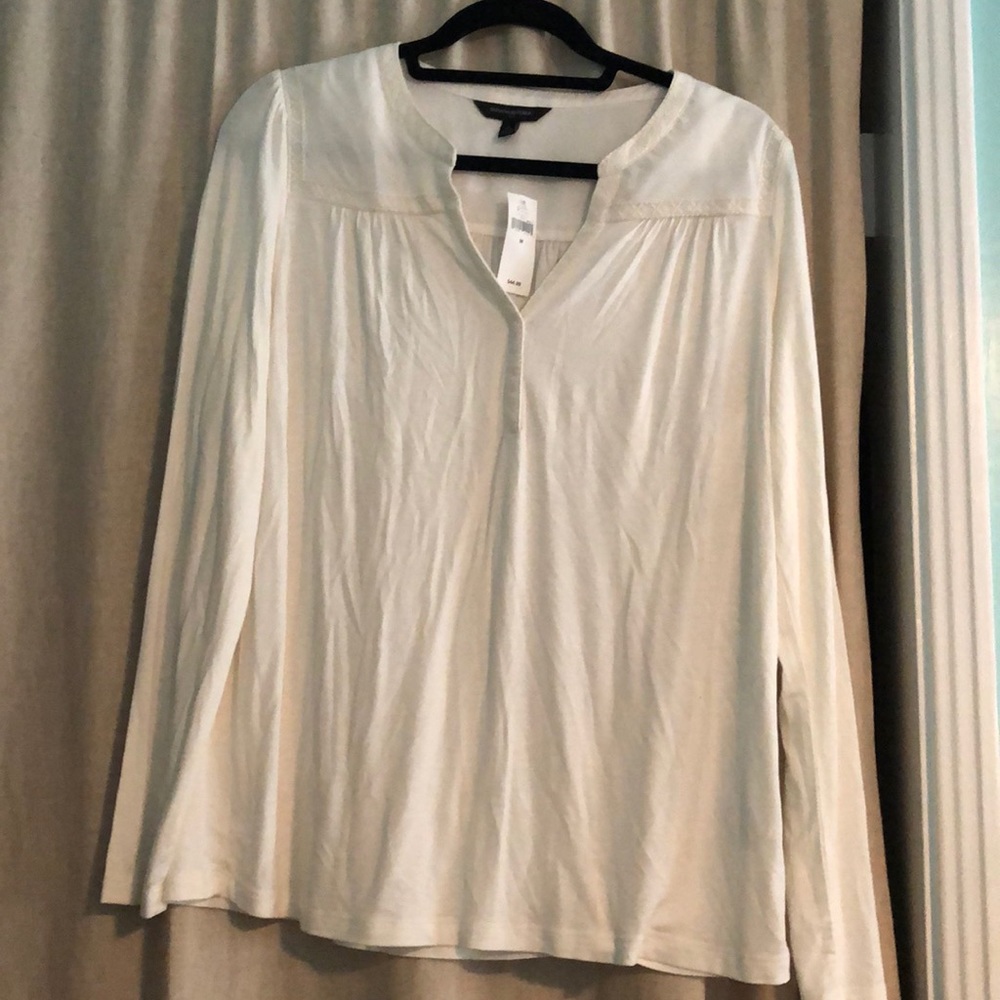 NWT Banana Republic top, size medium, cream.